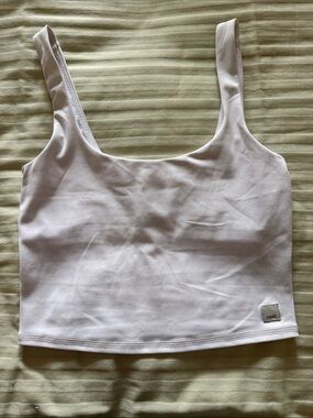Vuori White Scoop Neck Crop Tank
